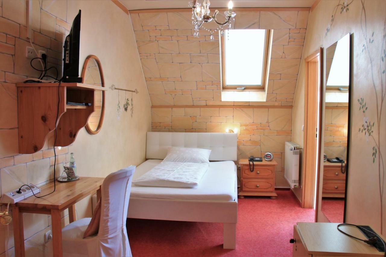 Studentenmuehle Hotel - Restaurant Nomborn Eksteriør bilde